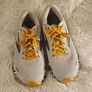 Brooks Ghost 15 Sneakers Size 9